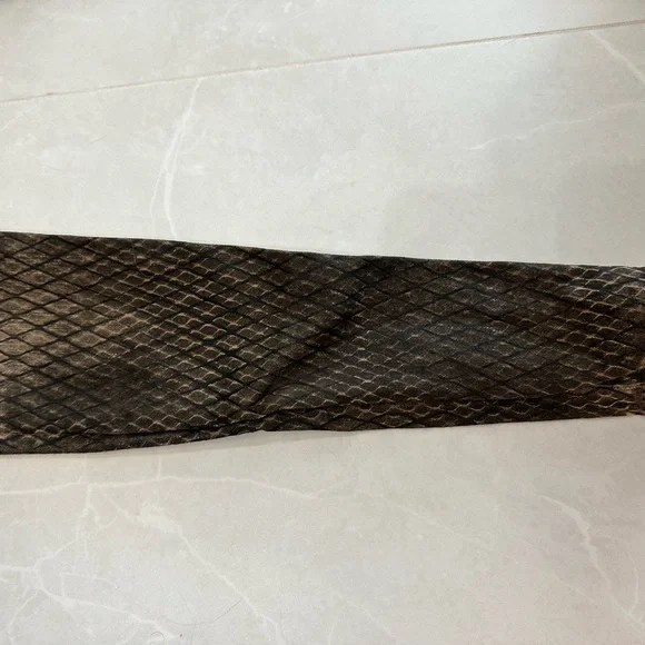 True Religion Women’s Jeans Pattern Black and Brown Low Rise Skinny Jeans Sz 26 - Picture 3 of 6